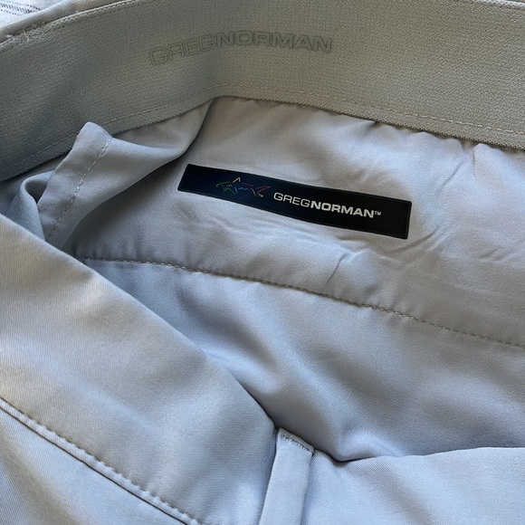 Greg Norman 9in Tech Short in Light Grey - Picture 7 of 7